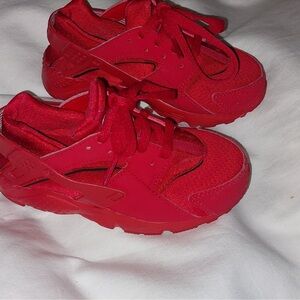 Kids Bright Red Lace-Up Nike Huraches Sneakers for Everyday Play
